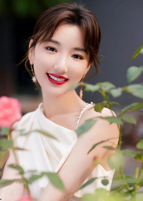 女主娱乐圈吃瓜文推荐,女主的吃瓜之旅，带你领略明星幕后风云